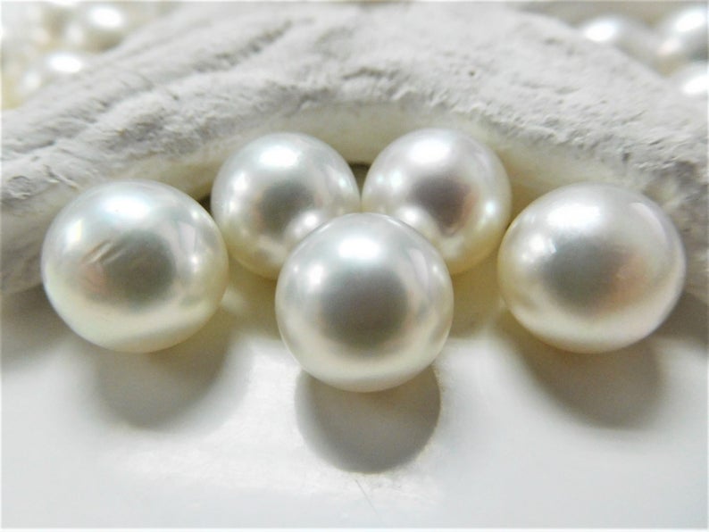 White-Round-Loose-South-Sea-Pearls-4